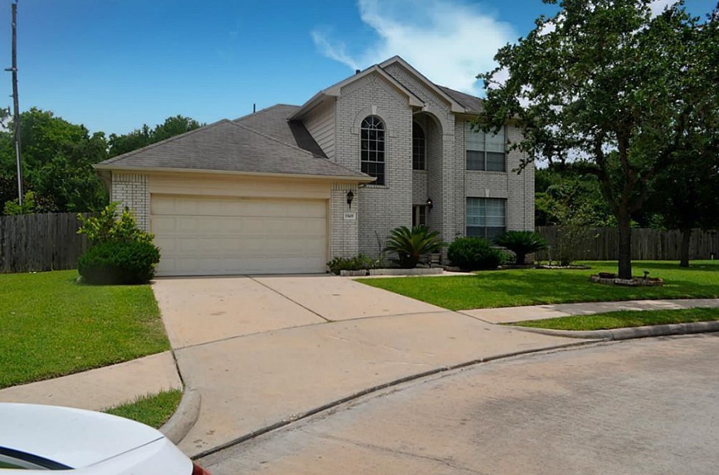15619 Seminole Canyon Dr, Sugar Land, TX 77498