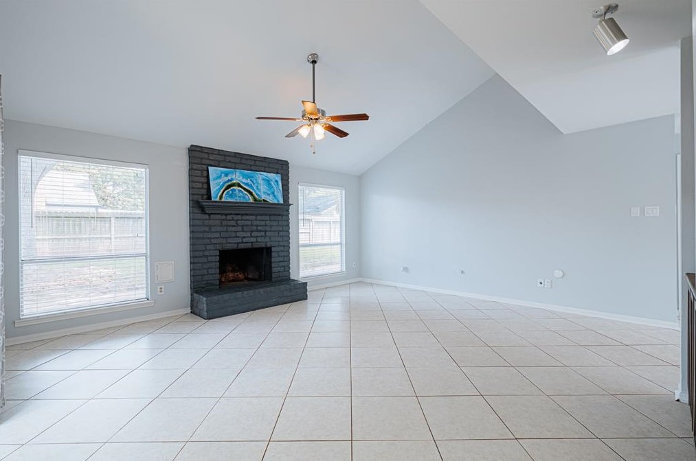 1050 Apache Falls Dr, Katy TX  77450-3702 exterior