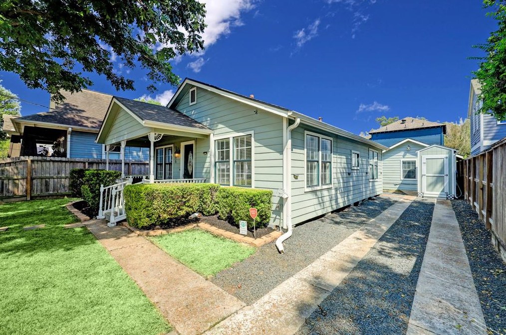 1006 Robbie St, Houston TX  77009-2947 exterior