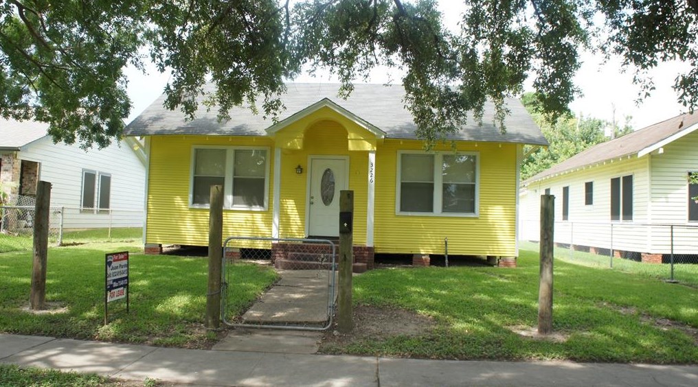 3226 Illinois St, Baytown TX  77520-5920 exterior