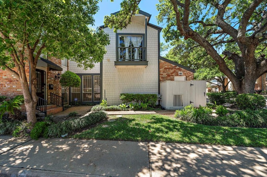 5853 Sugar Hill Dr, Houston, TX 77057-2053