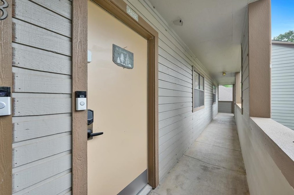 3900 Aspen Dr, Montgomery, TX 77356-8552