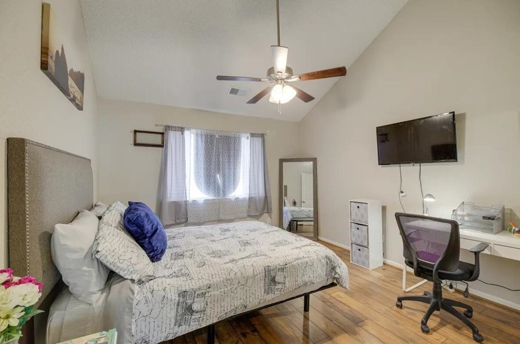 2425 Holly Hall St #68, Houston, TX 77054