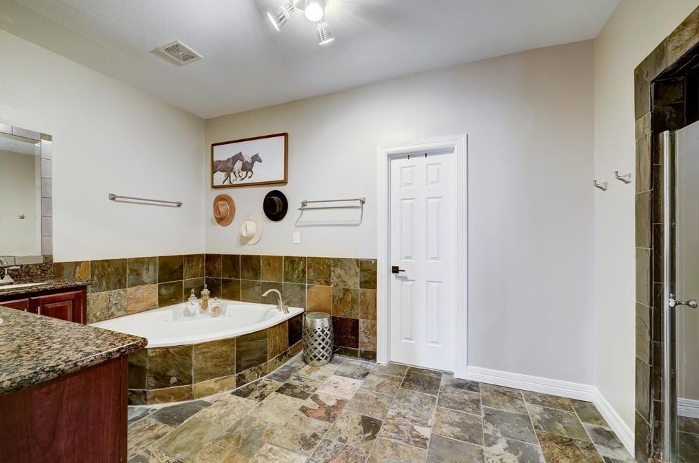 3010 Chenevert St, Houston TX  77004-4125 exterior