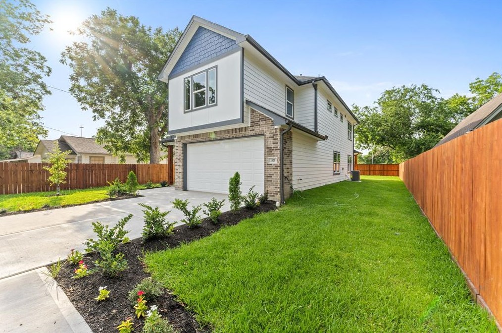 2425 Crittenden St, Houston, TX 77026