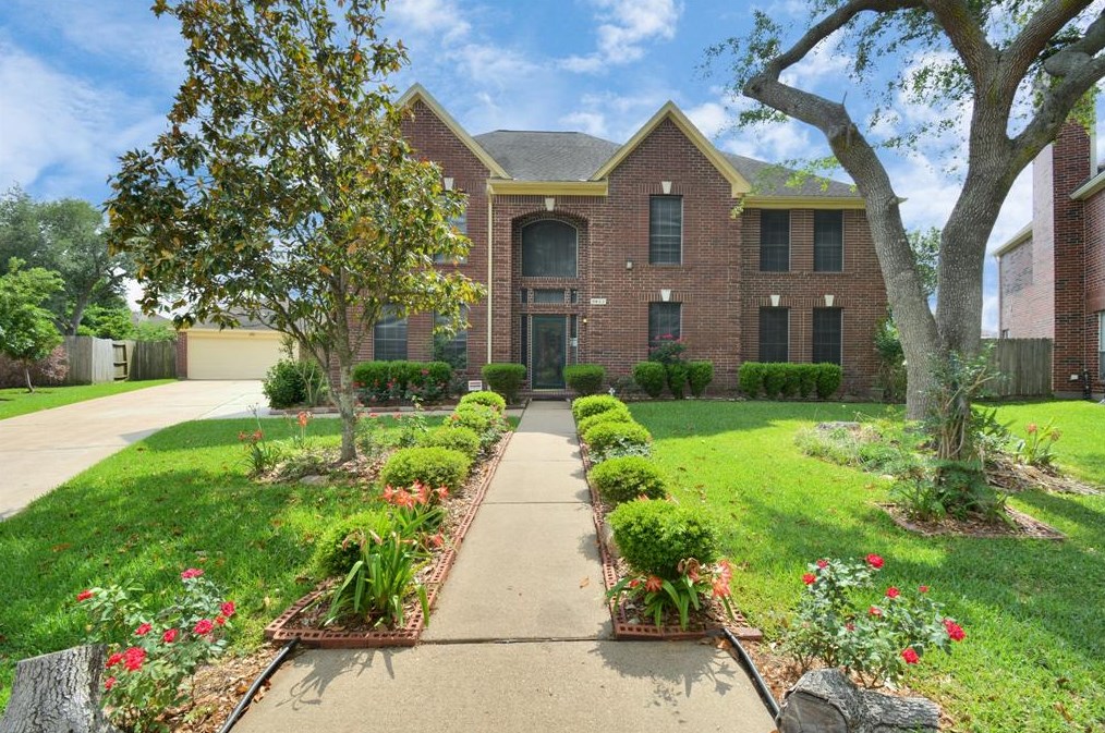 9822 Chalford Dr, Sugar Land, TX 77498-5124