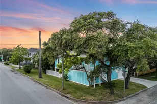 2828 Ave O 1/2, Galveston, TX 77550 - Photo 32