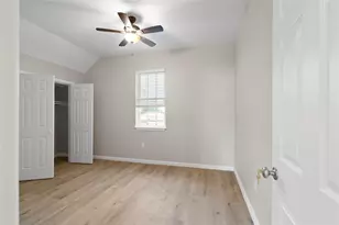 2828 Ave O 1/2, Galveston, TX 77550 - Photo 4