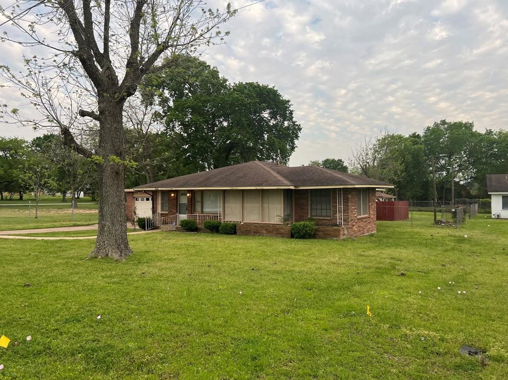 36303 Owens Rd, Hempstead, TX