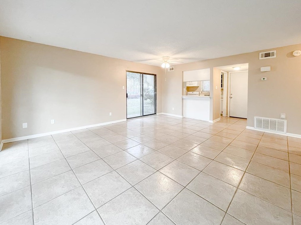 15919 Golf Club Dr #111, Crosby, TX 77532