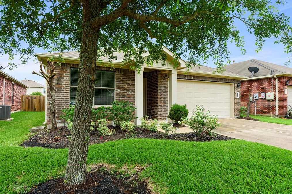 5822 Camelia Evergreen Ln, Richmond, TX 77407