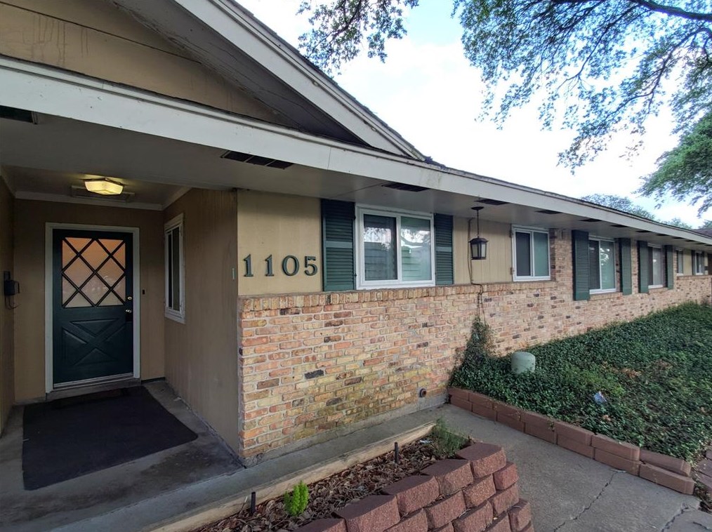 1105 Ramada Dr, Houston, TX 77062
