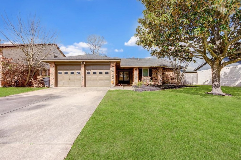 6706 Inwood W Dr, Houston, TX 77088