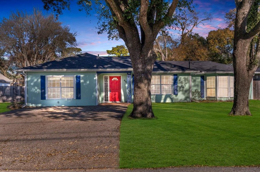 604 Mason St, Tomball, TX 77375