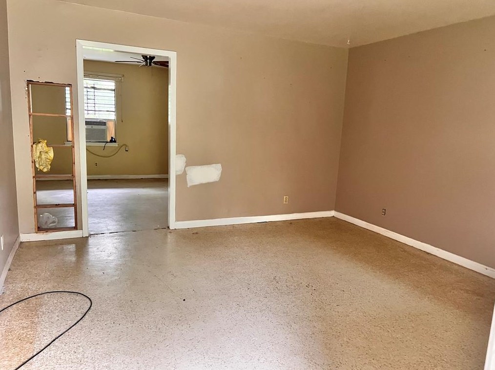 322 Lorino St, Houston, TX 77037-1638