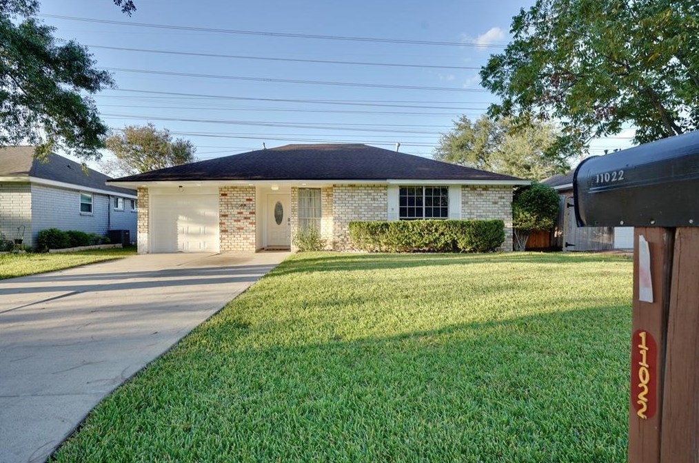 11022 Stroud Dr, Houston, TX 77072-3016