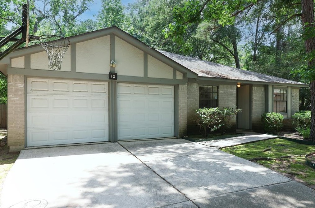 10 Dashwood Forest St, Spring TX  77381-3506 exterior