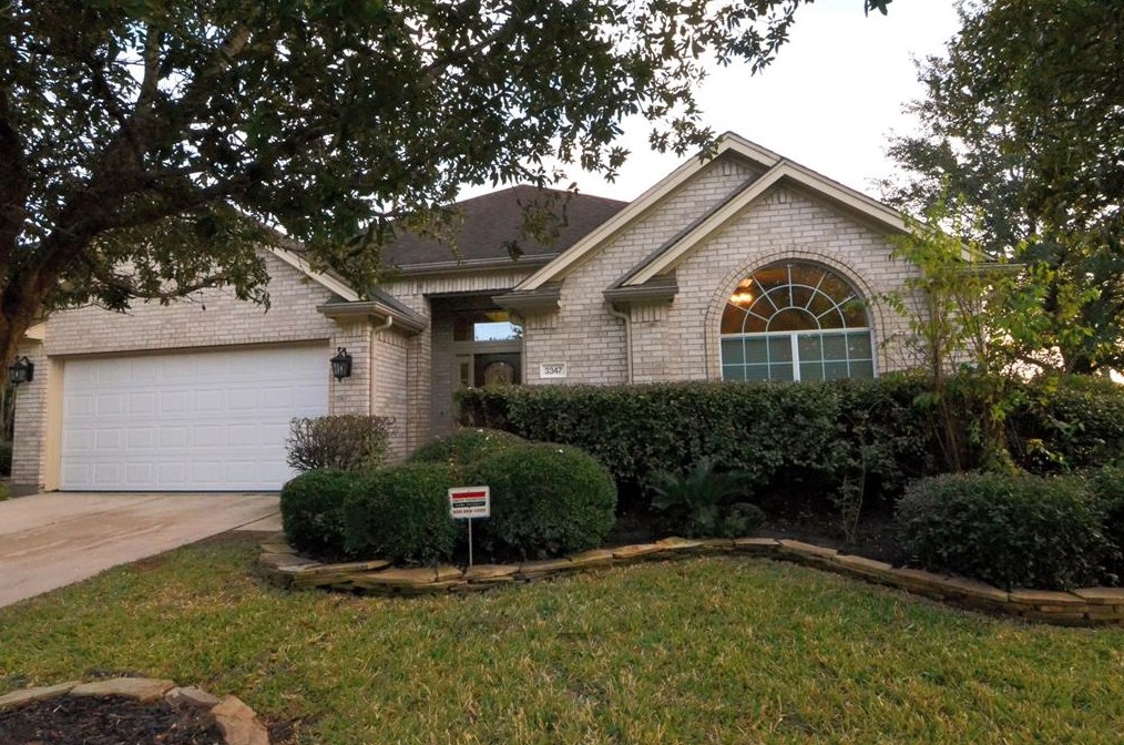 3347 Ellesborough Ln, Spring TX  77388-3166 exterior