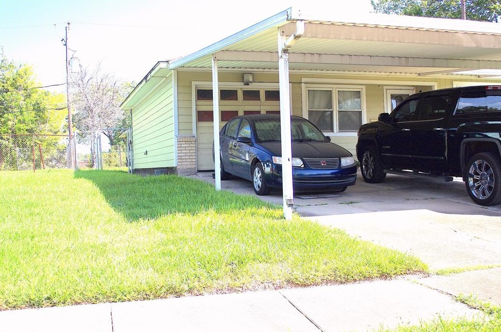 1702 Silverdale St, Houston, TX 77029-3972