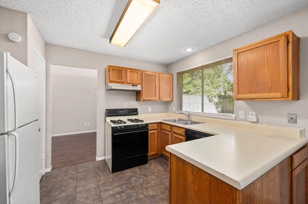 18066 Sagecroft Dr, Houston TX 77084-6724 exterior