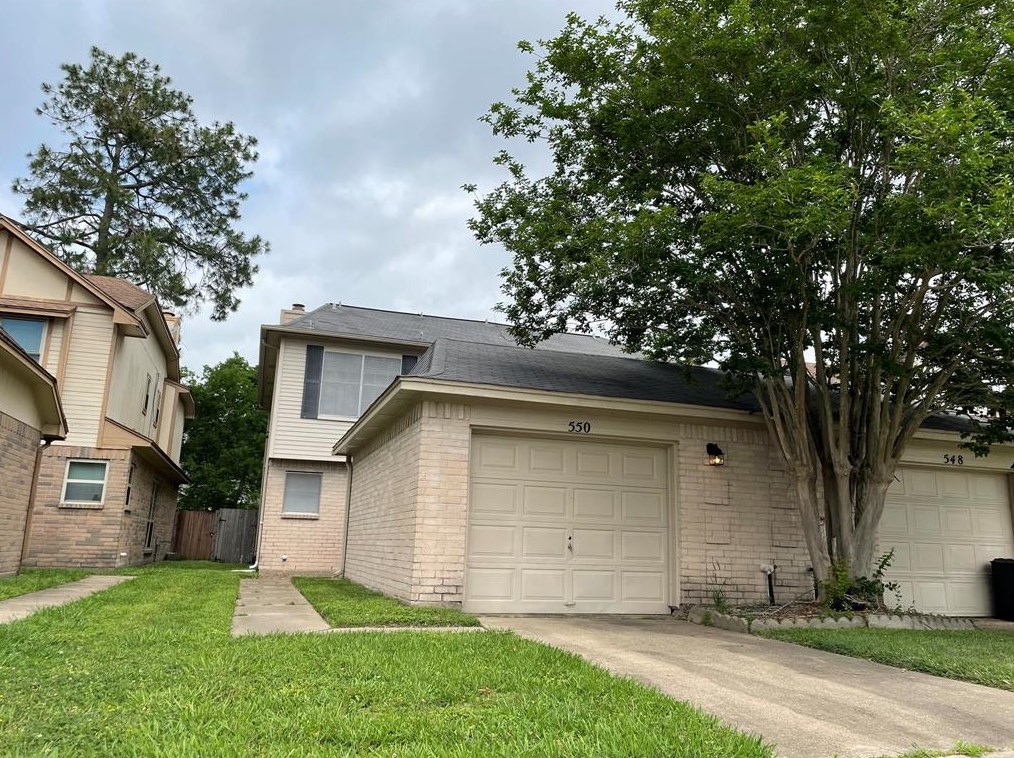 550 Birdsong Dr, League City, TX 77573