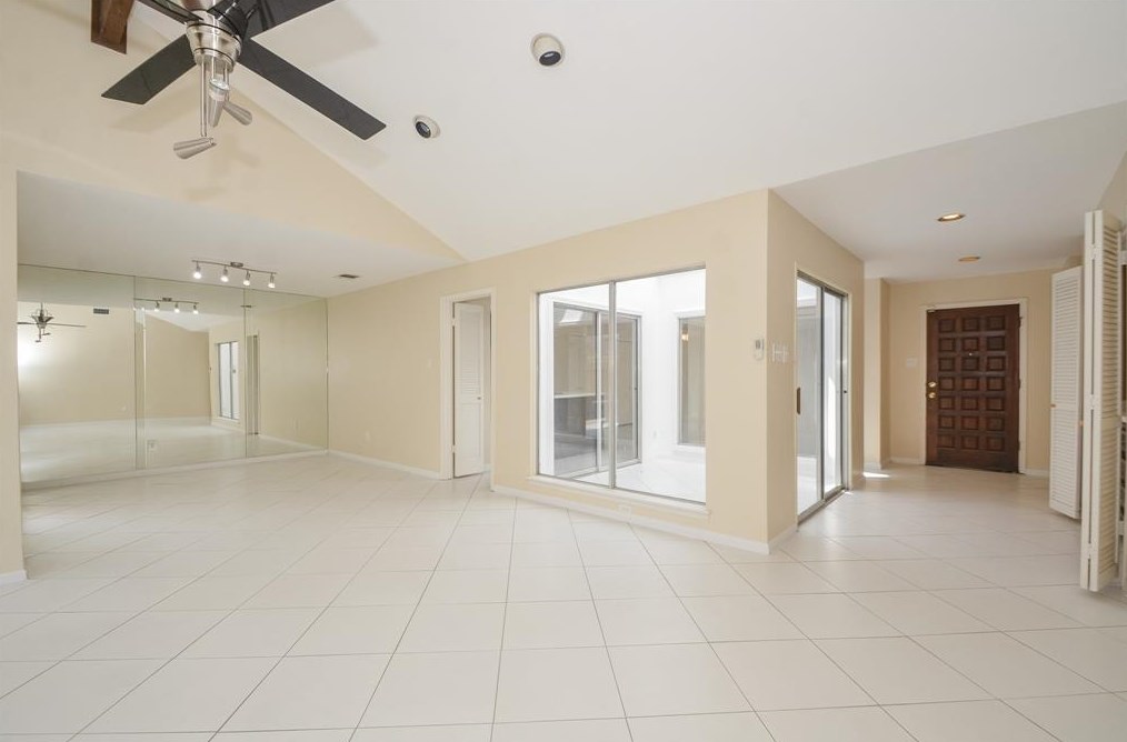 12515 Rocky Knoll Dr, Houston TX  77077-5835 exterior