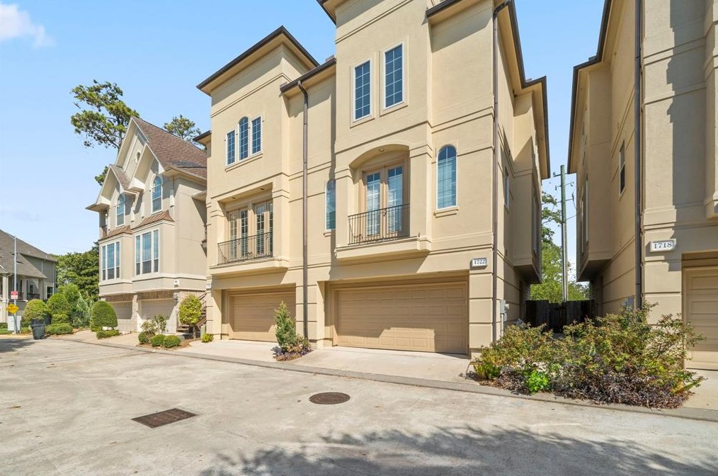 1726 Stacy Fls, Houston, TX 77008