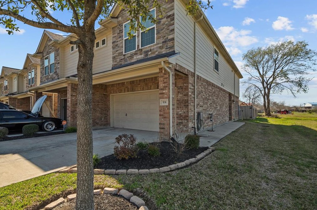 531 1st St, Morgans Point TX  77571-3302 exterior