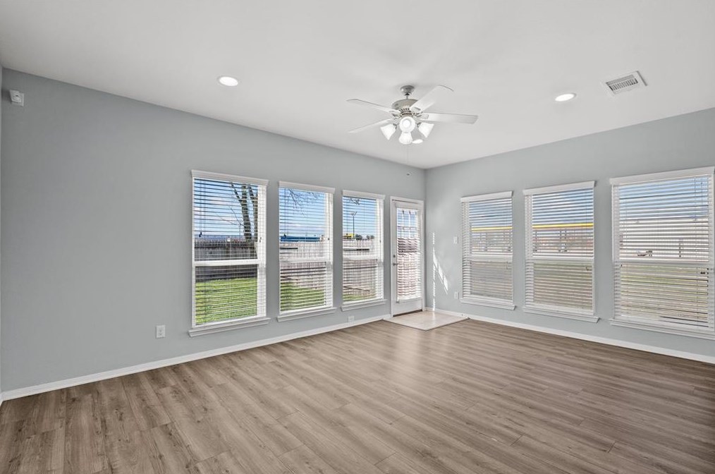 531 1st St, Morgans Point TX  77571-3302 exterior