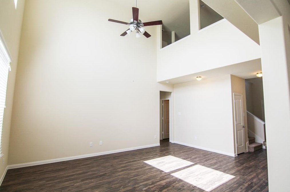 1043 Sarena Ct, Richmond, TX 77406