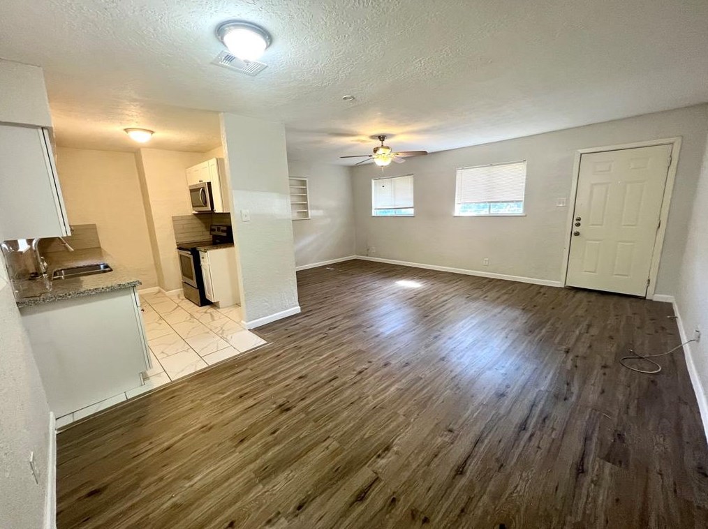 206 Prune St, La Marque, TX 77568