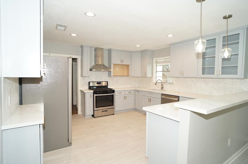 4854 Hazelton St, Houston, TX 77035