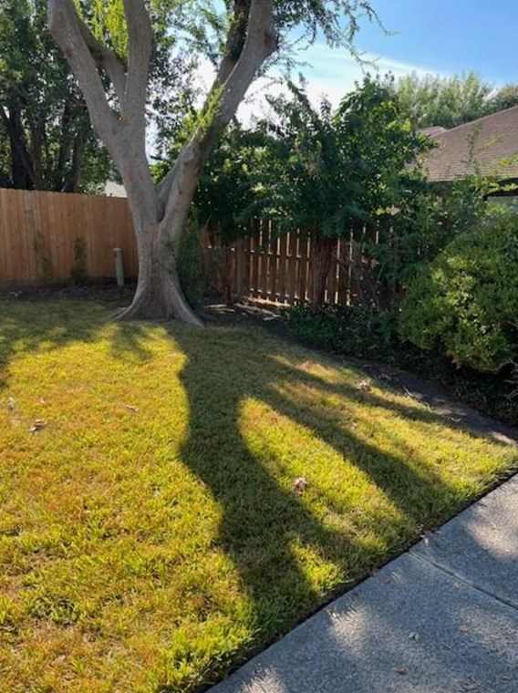 6119 Rollingbrook Dr, Houston, TX 77096-5655