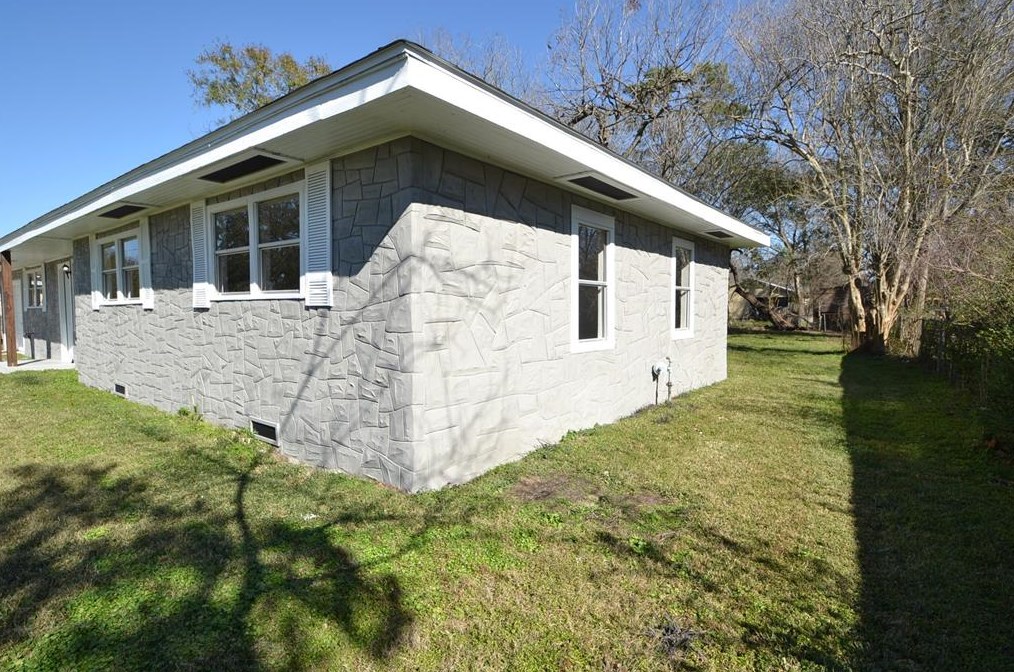 6914 Sandra St, Houston, TX 77028-3718