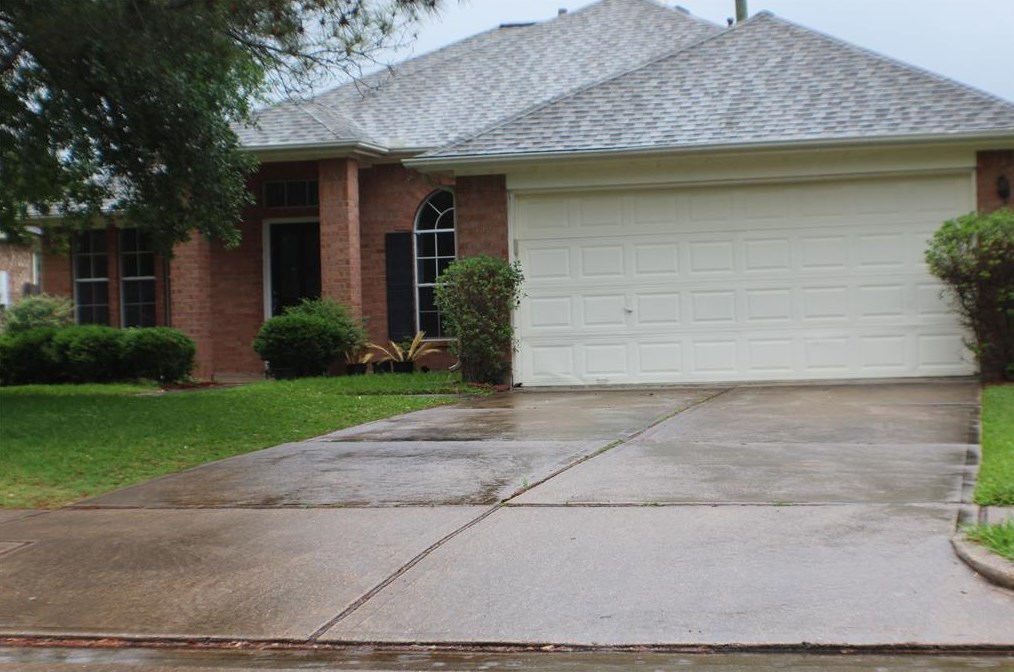 11631 Pedernales Falls Ln, Sugar Land, TX 77498