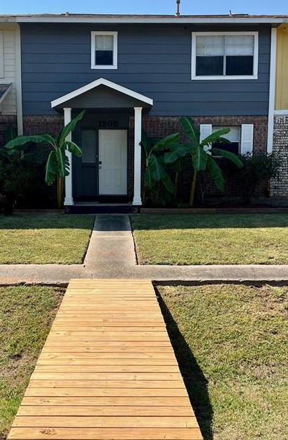 1208 Montana St, Morgans Point, TX 77571