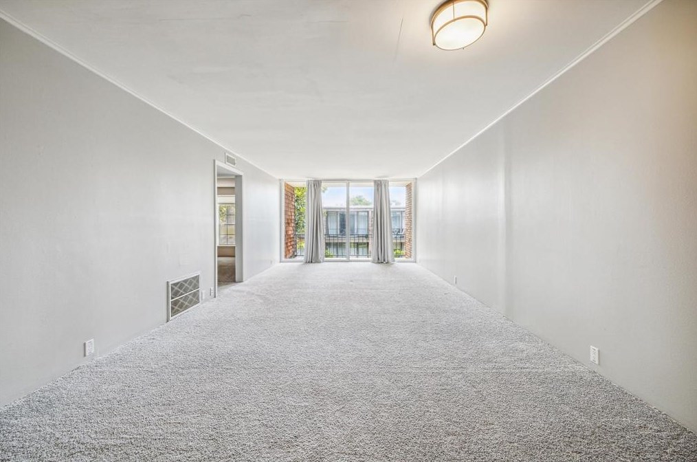 5353 Institute Ln #37, Houston, TX 77005