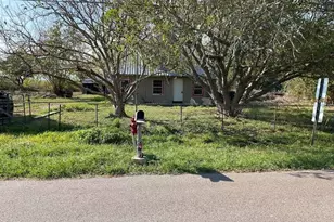 2739 Oyster Creek Bend, Freeport, TX 77541 - Photo 2