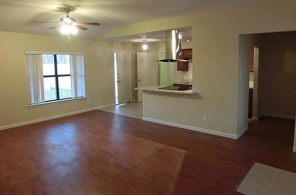 5031 Pine Ave, Pasadena, TX 77503-3728