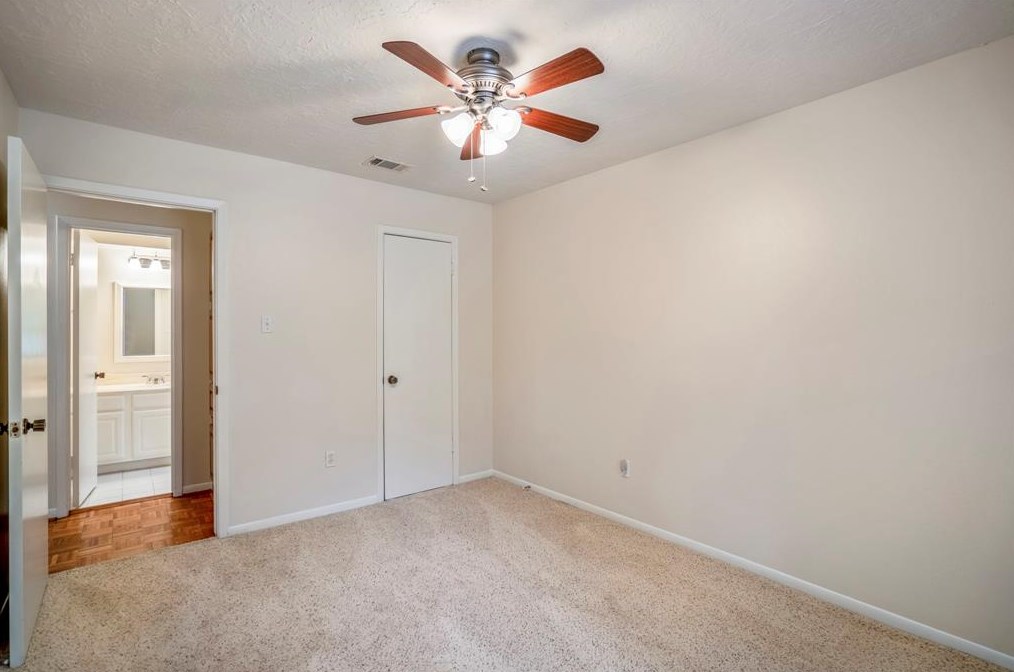 11810 Stillwater Dr, Houston TX  77070-1204 exterior