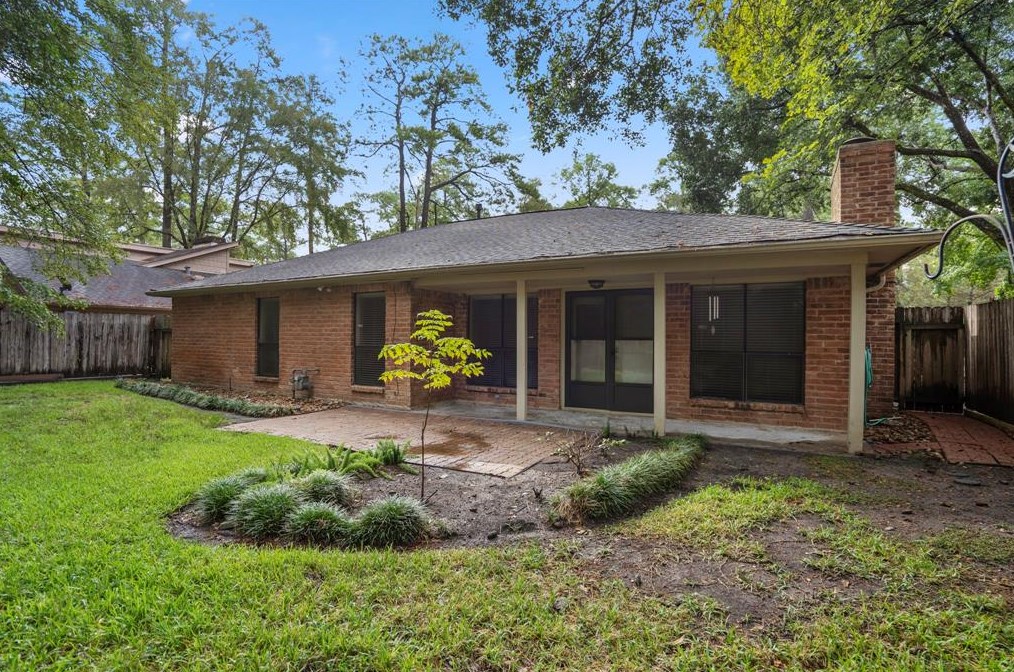 11810 Stillwater Dr, Houston TX  77070-1204 exterior