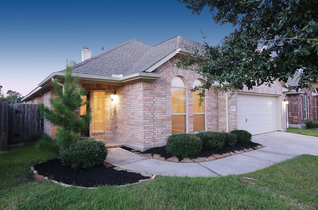 21593 Duke Alexander Dr, Humble, TX 77339