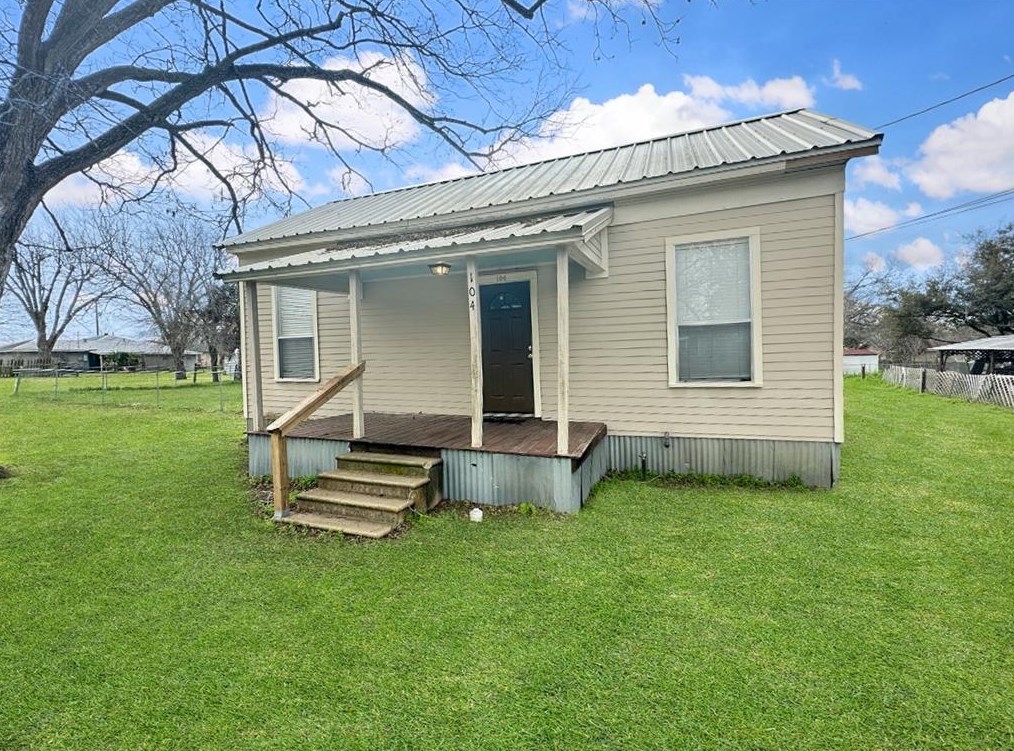 104 Russek St, Engle, TX 78956
