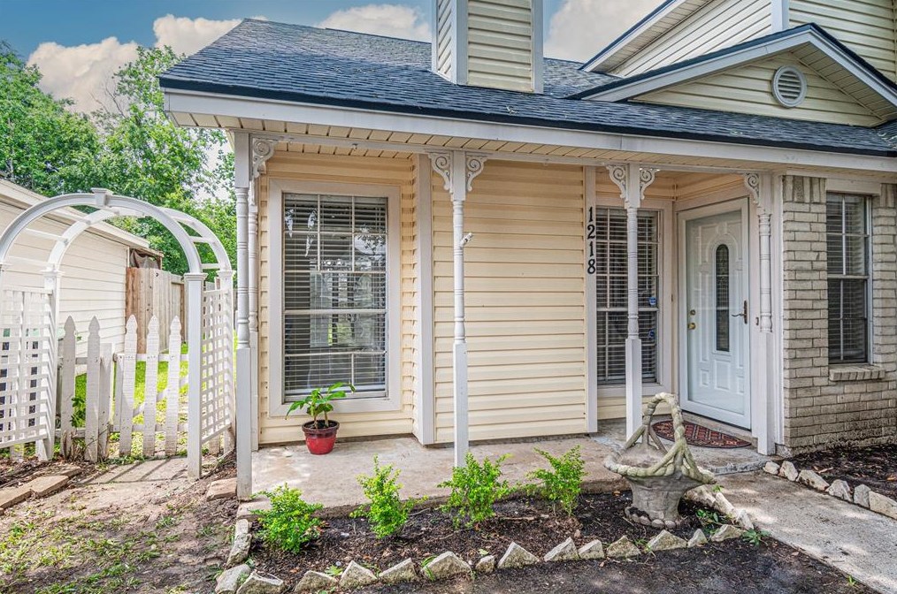 1218 Chelsea Ln, Pearland, TX 77581