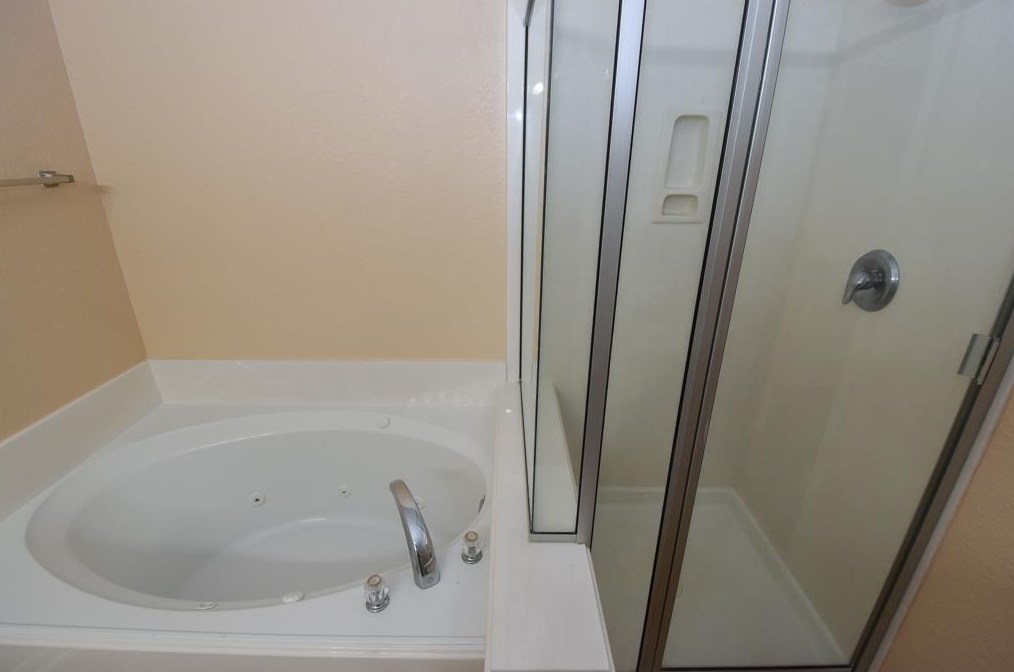8811 Silent Willow Ln, Sugar Land TX  77479-5482 exterior