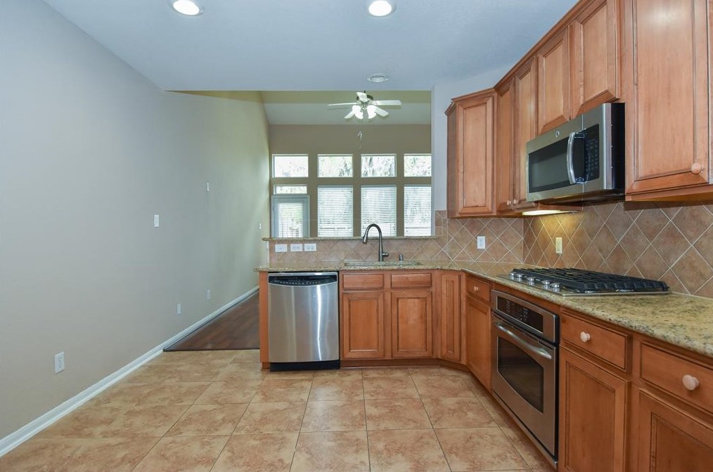 8811 Silent Willow Ln, Sugar Land TX  77479-5482 exterior