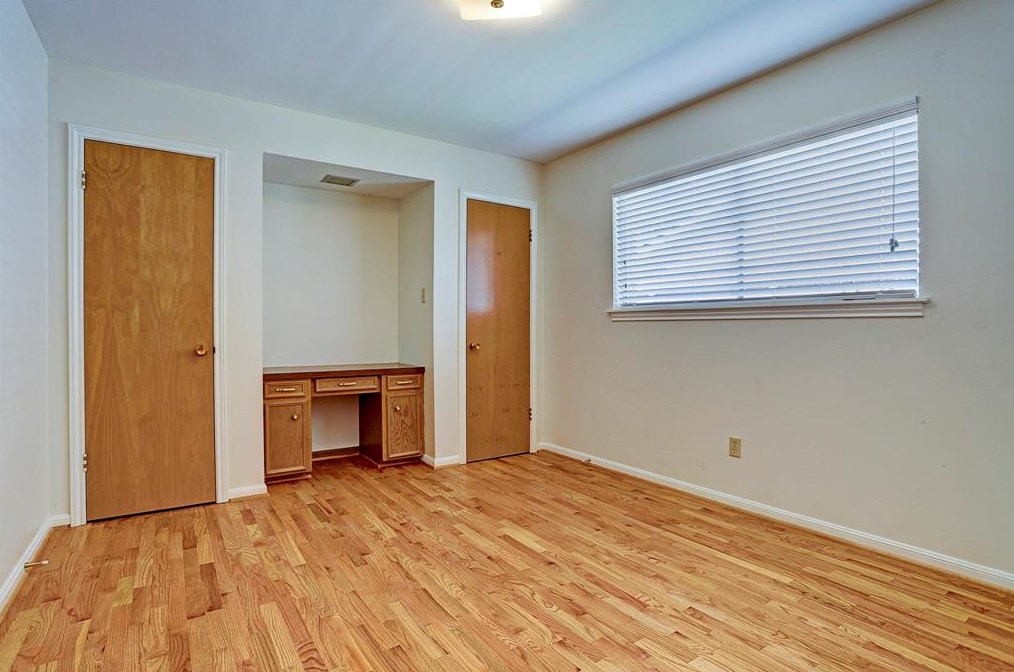 4410 Goldfinch St, Houston TX  77035-5104 exterior