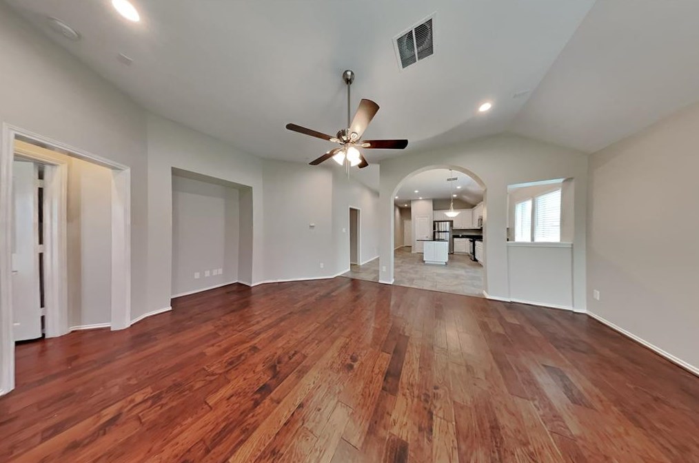 2658 Imperial Crossing Dr, Conroe, TX 77385-8309