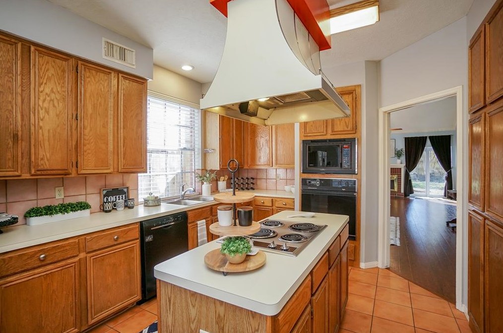 16023 Gladebrook Gln Ln, Houston TX 77095-2530 exterior