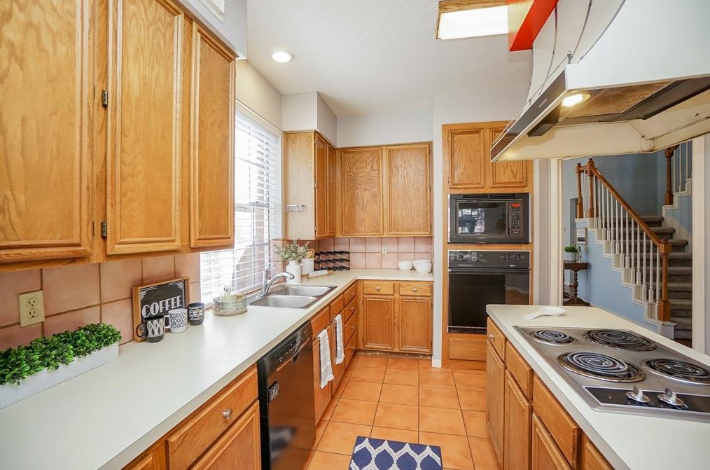 16023 Gladebrook Gln Ln, Houston TX 77095-2530 exterior